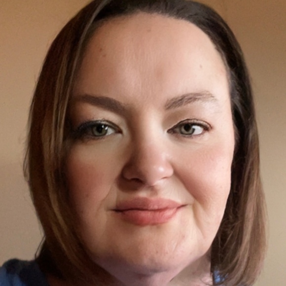 Meet your Posher, Sheena - Picture 1 of 1